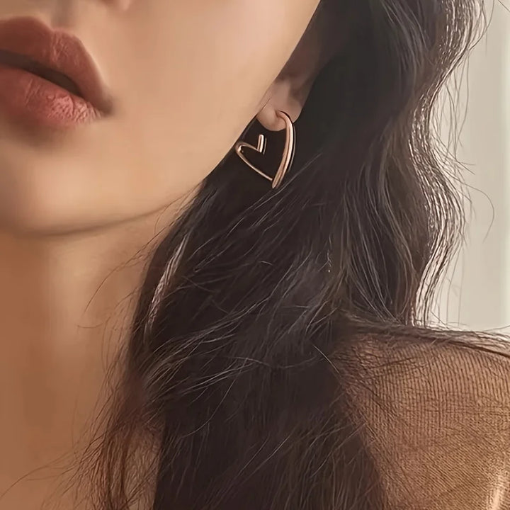Elegant Heart-Shaped Rose Gold  Earrings