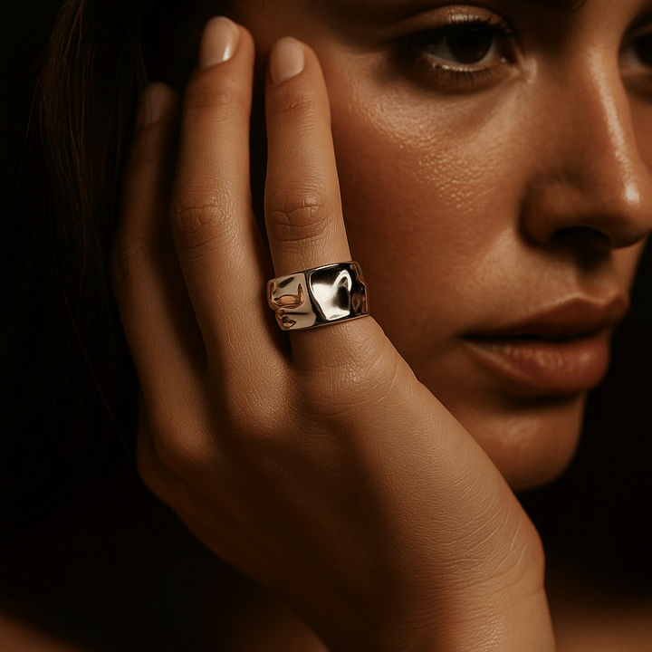 Lucia Ring – Mirror Steel and Solar Fragment