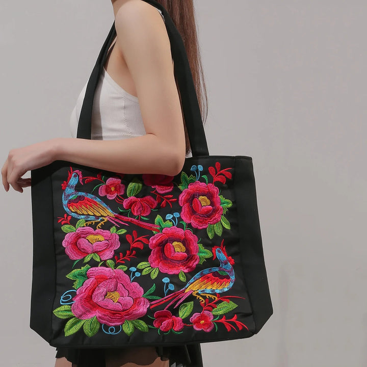 Ingleiv | Embroidered tote bag with artistic expression